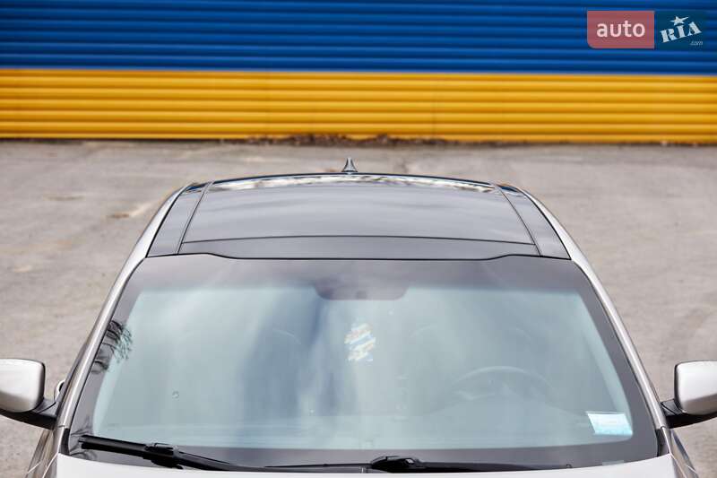 Седан Kia Optima 2013 в Киеве