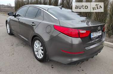 Седан Kia Optima 2014 в Краснограді