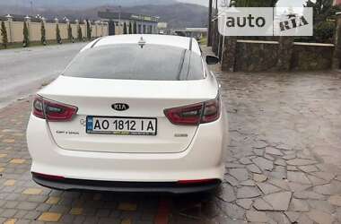 Седан Kia Optima 2015 в Сваляве