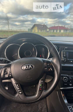 Седан Kia Optima 2013 в Коростене