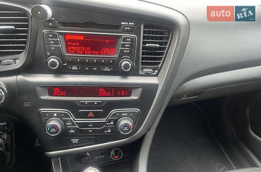 Седан Kia Optima 2012 в 