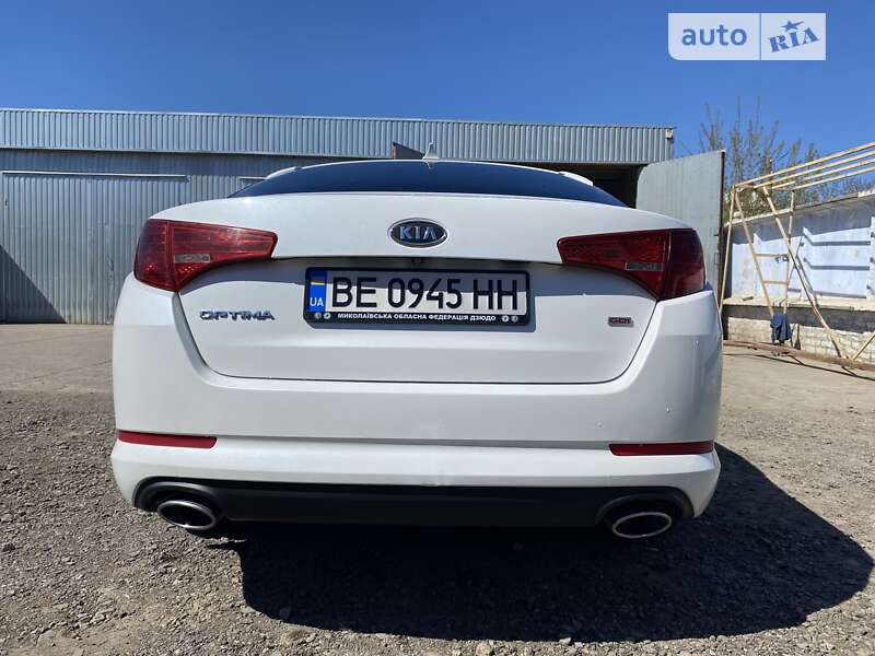 Седан Kia Optima 2010 в Мерефа