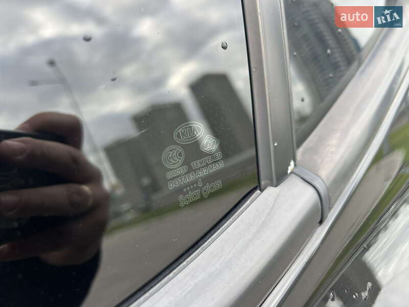 Седан Kia Optima 2014 в Киеве