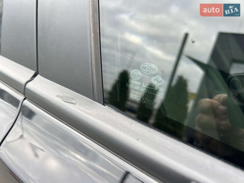 Седан Kia Optima 2014 в Киеве