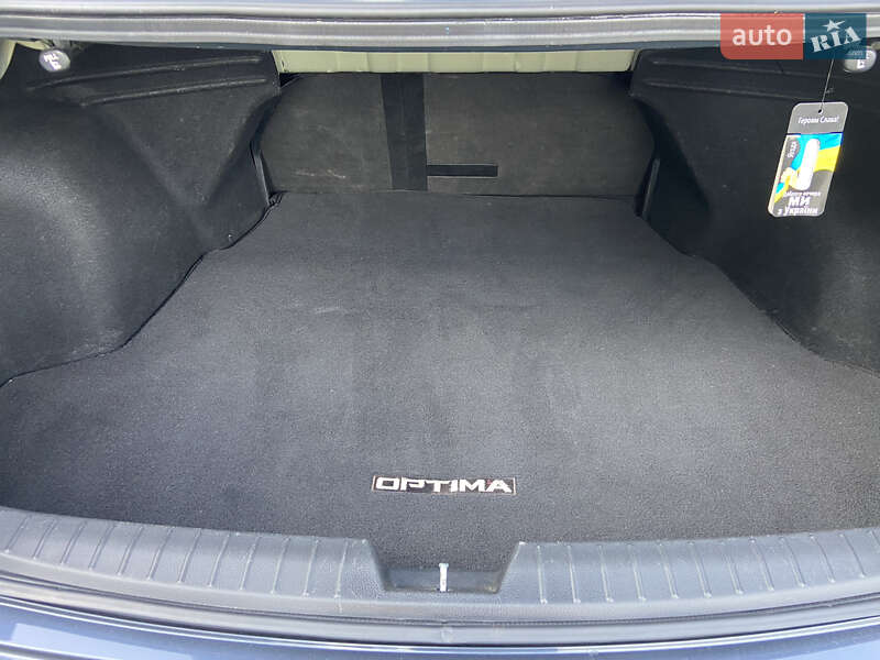 Седан Kia Optima 2014 в Снятині