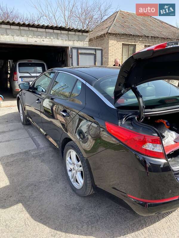 Седан Kia Optima 2011 в Славянске