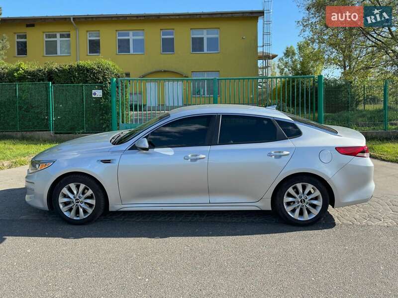 Седан Kia Optima 2017 в Тячеве