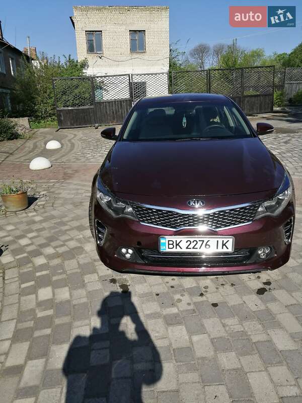 Седан Kia Optima 2016 в Ровно