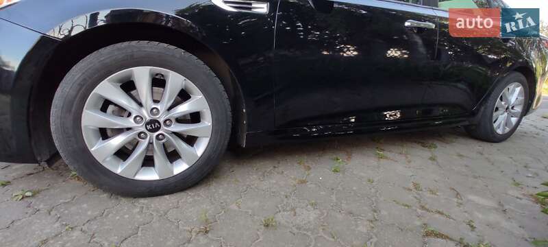 Седан Kia Optima 2016 в Ровно