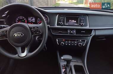 Седан Kia Optima 2016 в Ровно