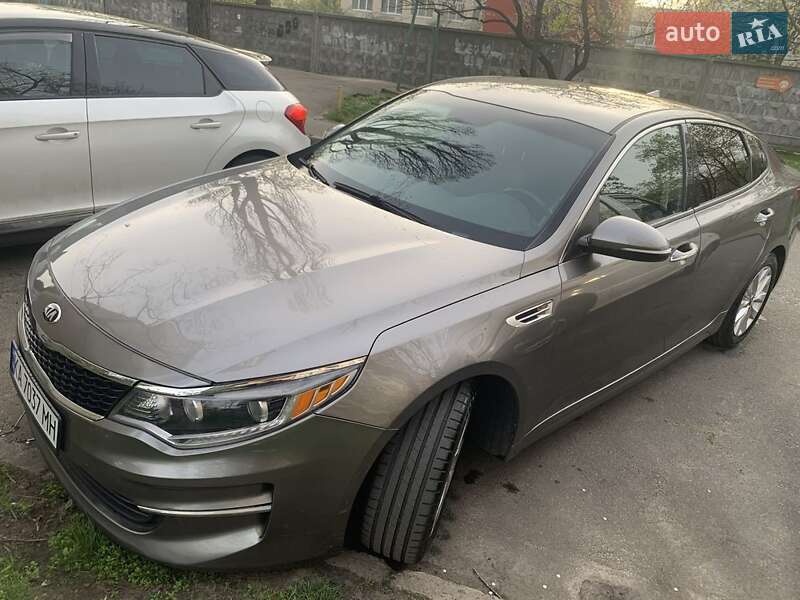Седан Kia Optima 2016 в Киеве