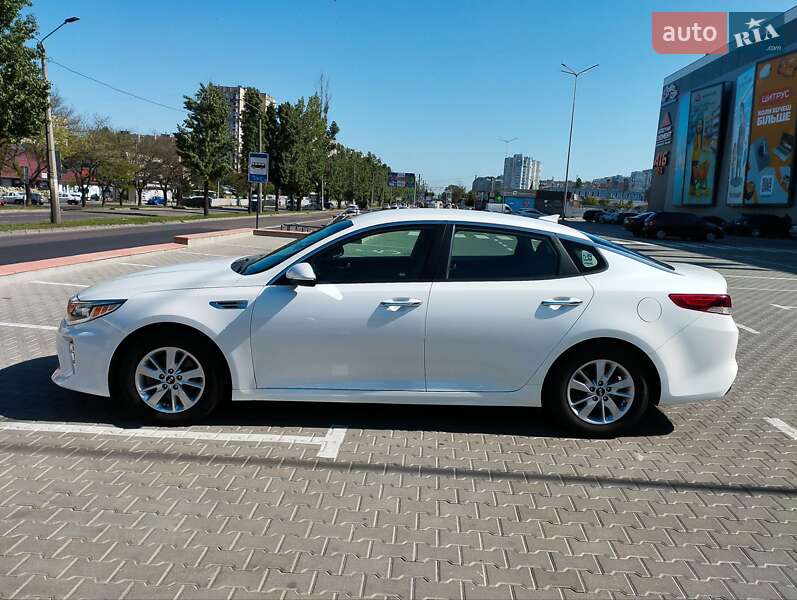 Седан Kia Optima 2016 в Одессе