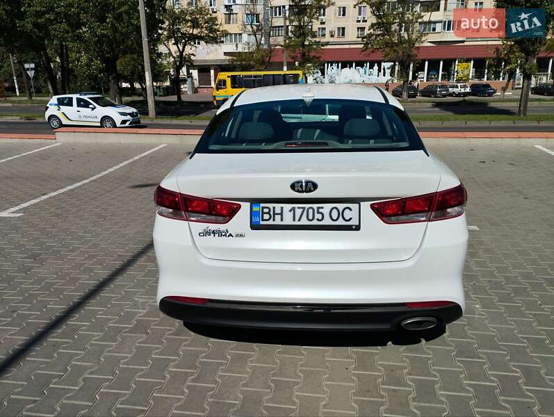 Седан Kia Optima 2016 в Одессе