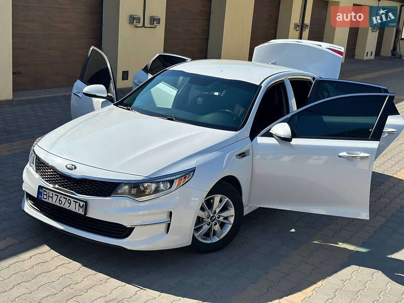 Седан Kia Optima 2016 в Измаиле