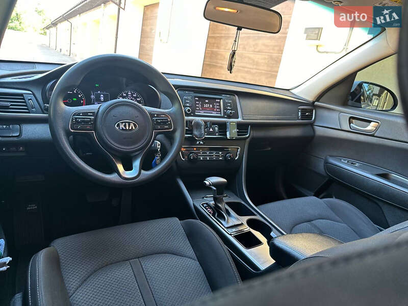 Седан Kia Optima 2016 в Измаиле