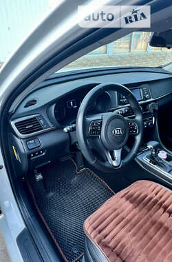 Седан Kia Optima 2016 в 