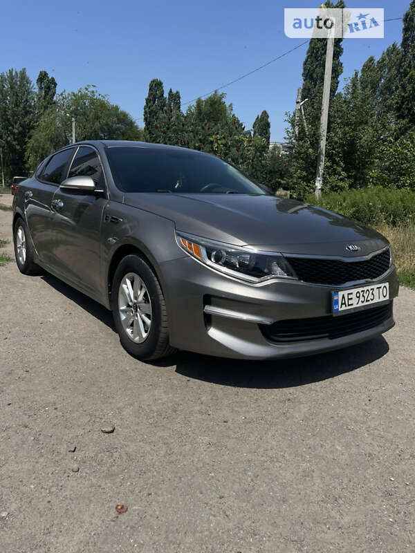 Седан Kia Optima 2016 в Павлограді