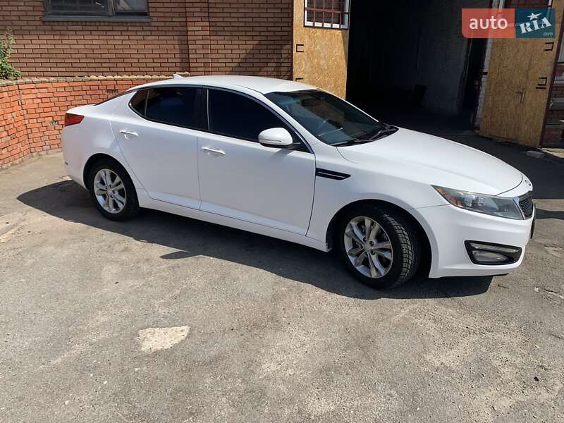 Седан Kia Optima 2013 в Запорожье