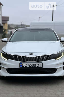 Седан Kia Optima 2016 в Яворові