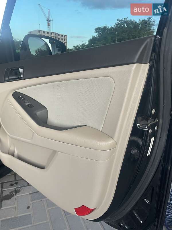 Седан Kia Optima 2014 в Полтаве