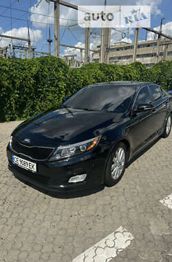 Седан Kia Optima 2014 в Чернівцях