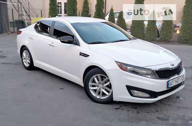 Седан Kia Optima 2013 в Ивано-Франковске