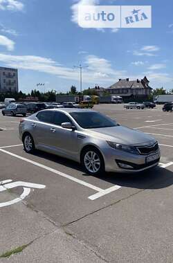 Седан Kia Optima 2012 в Львове