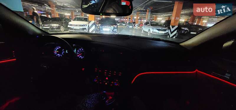 Седан Kia Optima 2013 в Киеве