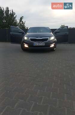 Седан Kia Optima 2012 в Хмельницком