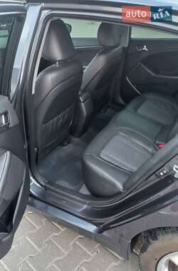 Седан Kia Optima 2012 в Хмельницком
