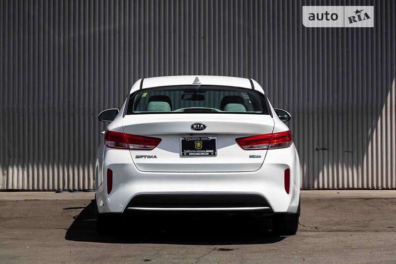 Седан Kia Optima 2017 в Львове
