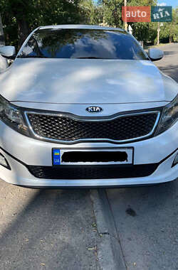 Седан Kia Optima 2015 в 