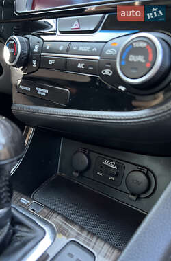 Седан Kia Optima 2014 в 