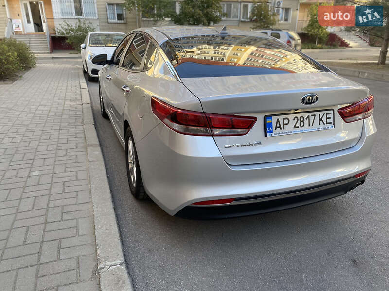 Седан Kia Optima 2017 в Запоріжжі