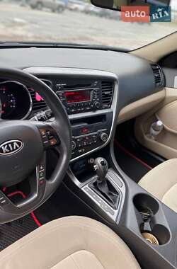 Седан Kia Optima 2010 в Киеве