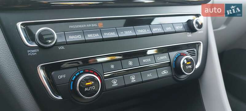 Седан Kia Optima 2017 в Києві
