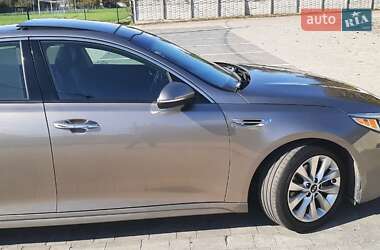 Седан Kia Optima 2016 в 