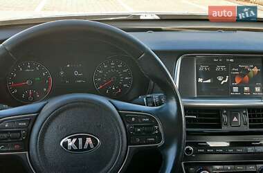 Седан Kia Optima 2016 в 