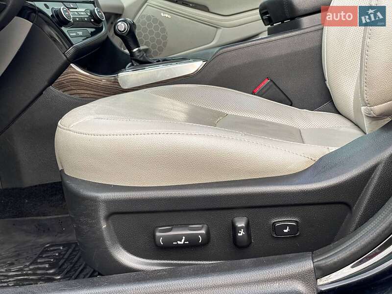 Седан Kia Optima 2014 в Ивано-Франковске