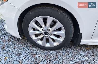 Седан Kia Optima 2017 в 