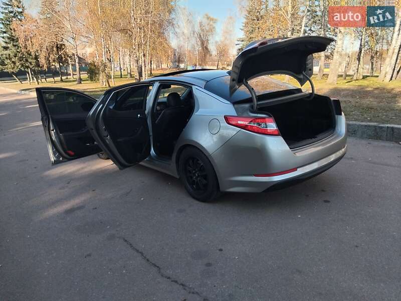 Седан Kia Optima 2012 в Житомире