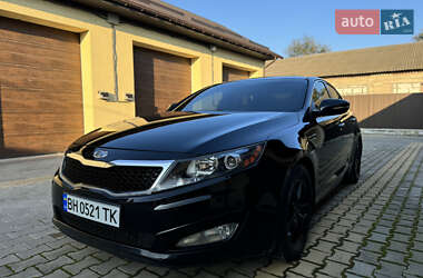 Седан Kia Optima 2012 в Измаиле