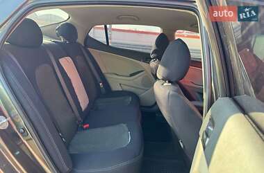 Седан Kia Optima 2014 в Киеве