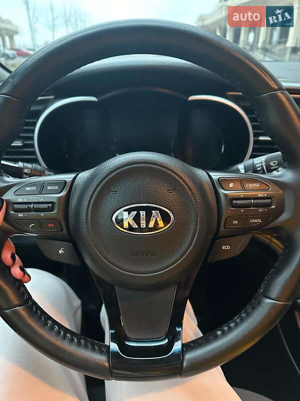 Седан Kia Optima 2015 в Киеве