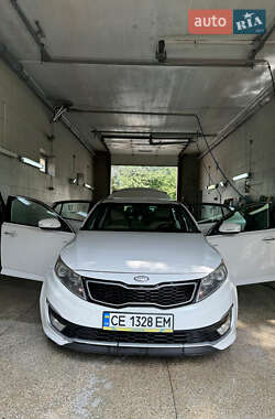 Седан Kia Optima 2013 в Чернівцях