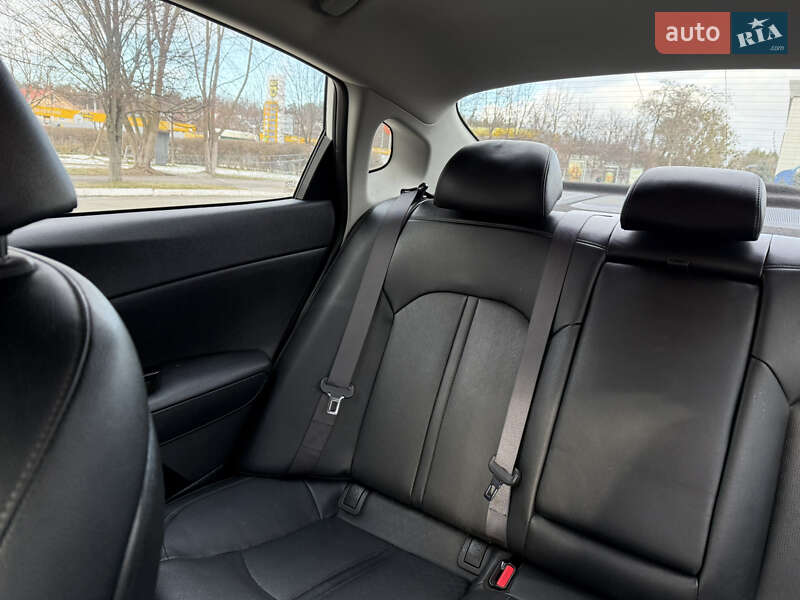 Седан Kia Optima 2019 в Киеве