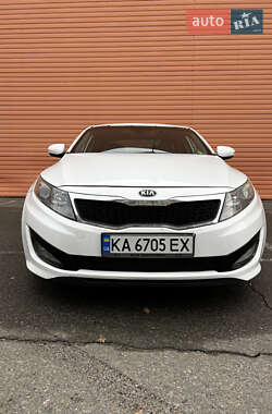 Седан Kia Optima 2013 в Петропавлівській Борщагівці