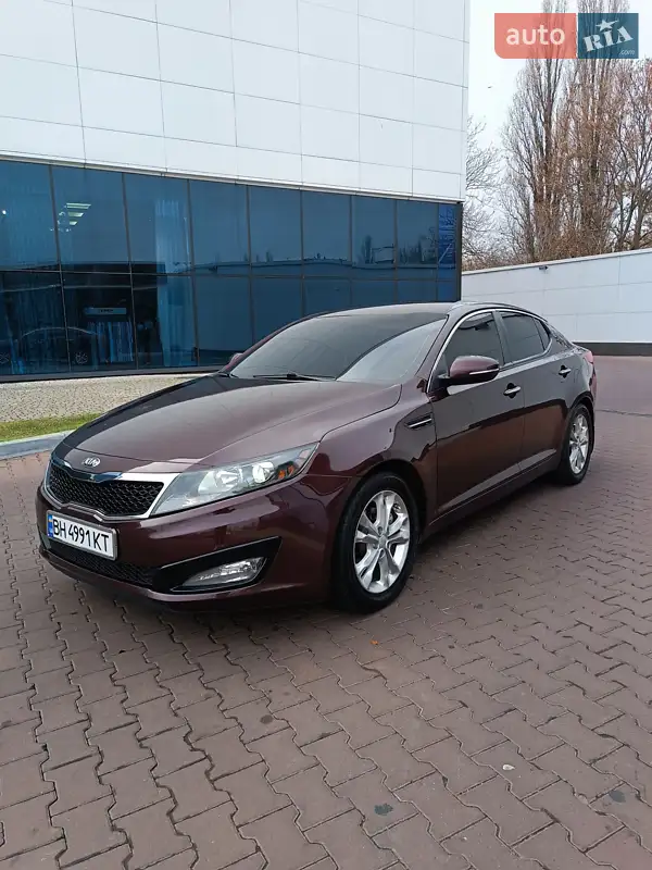 Седан Kia Optima 2012 в 