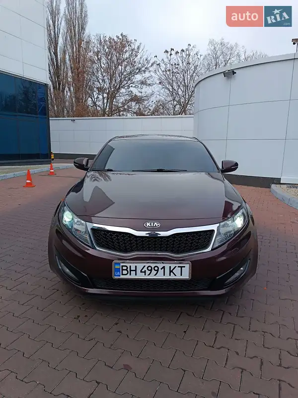 Седан Kia Optima 2012 в 