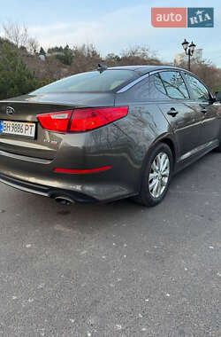 Седан Kia Optima 2014 в 